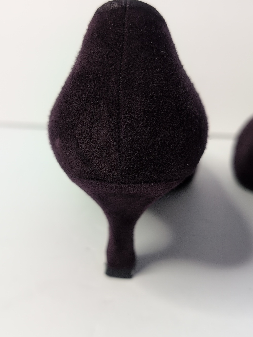 Vintage Donna Karan Plum Suede Kitten Heels with Gold Accent Size 7 - Picture 6 of 9